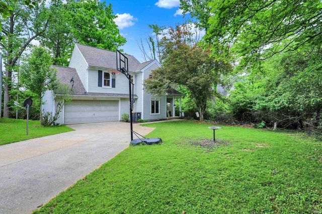 2210 S Laurelwood Cir Circle, Bloomington, IN 47401