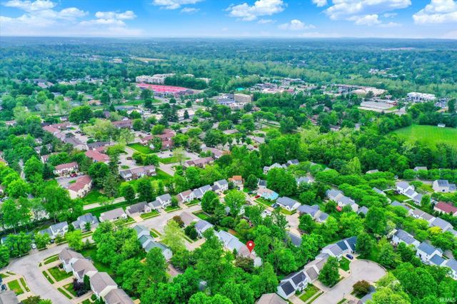 2210 S Laurelwood Cir Circle, Bloomington, IN 47401