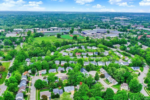 2210 S Laurelwood Cir Circle, Bloomington, IN 47401