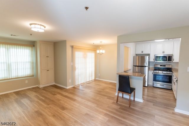 207 Cambridge Ct, Clifton City, NJ 07014