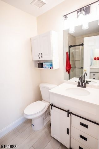 207 Cambridge Ct, Clifton City, NJ 07014
