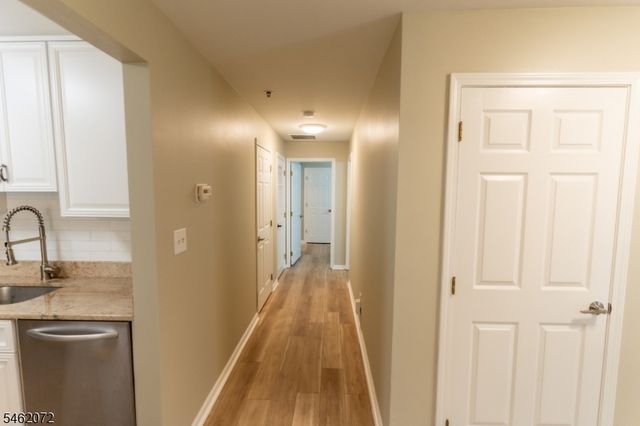 207 Cambridge Ct, Clifton City, NJ 07014