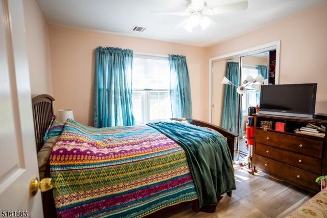 207 Cambridge Ct, Clifton City, NJ 07014