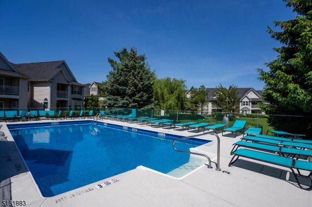 207 Cambridge Ct, Clifton City, NJ 07014