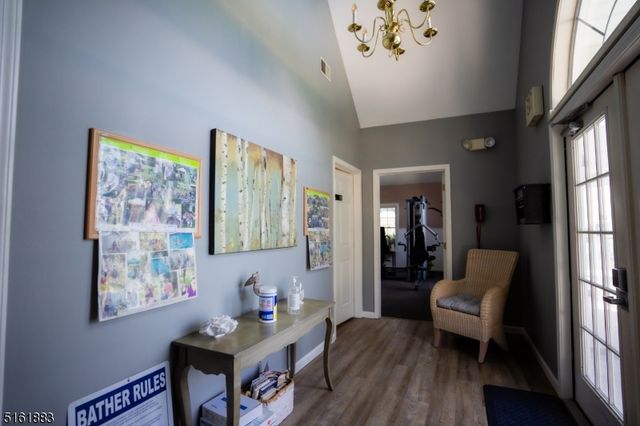 207 Cambridge Ct, Clifton City, NJ 07014