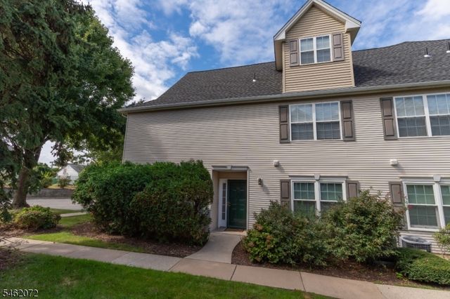 207 Cambridge Ct, Clifton City, NJ 07014