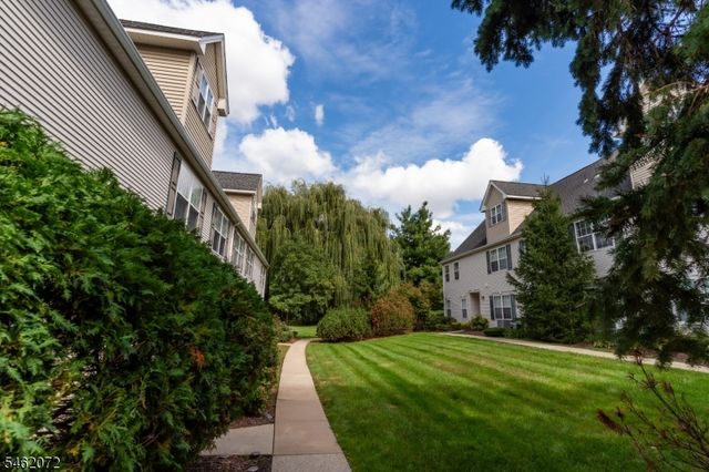 207 Cambridge Ct, Clifton City, NJ 07014