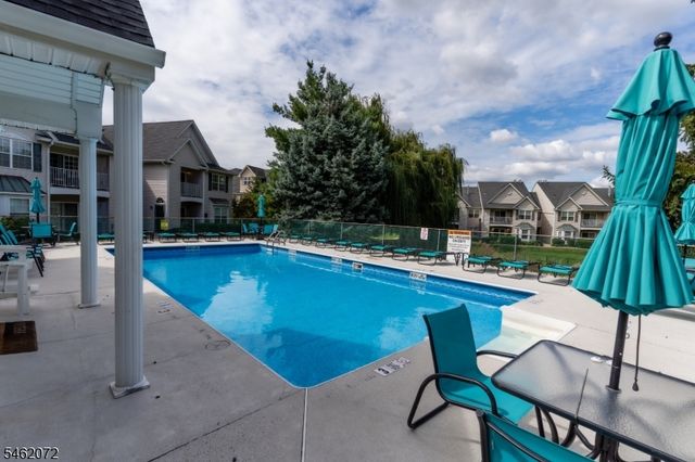 207 Cambridge Ct, Clifton City, NJ 07014