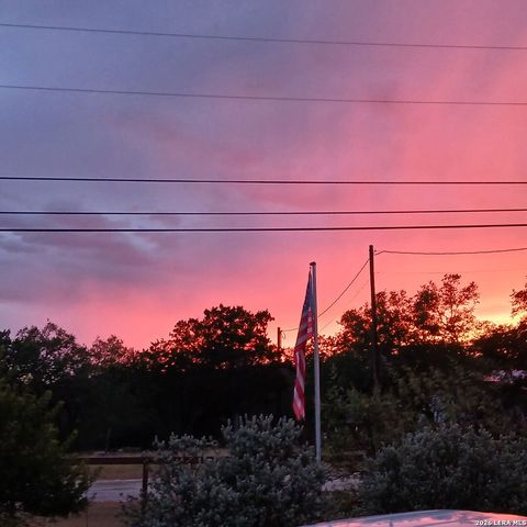 200 IROQUOIS TRL, Bandera, TX 78003