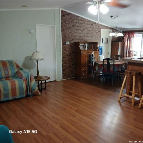 200 IROQUOIS TRL, Bandera, TX 78003
