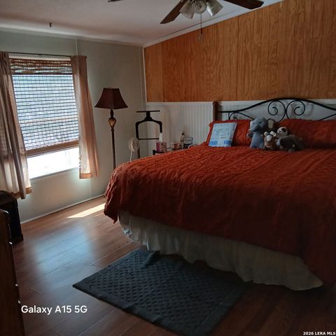 200 IROQUOIS TRL, Bandera, TX 78003