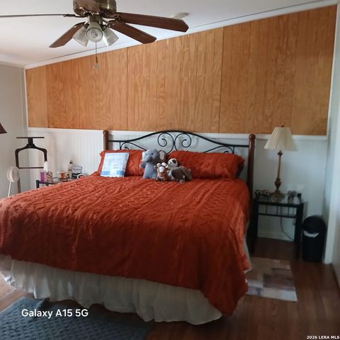 200 IROQUOIS TRL, Bandera, TX 78003