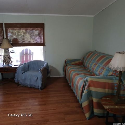 200 IROQUOIS TRL, Bandera, TX 78003