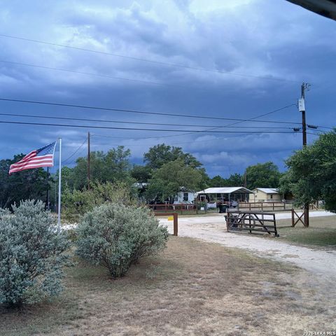 200 IROQUOIS TRL, Bandera, TX 78003