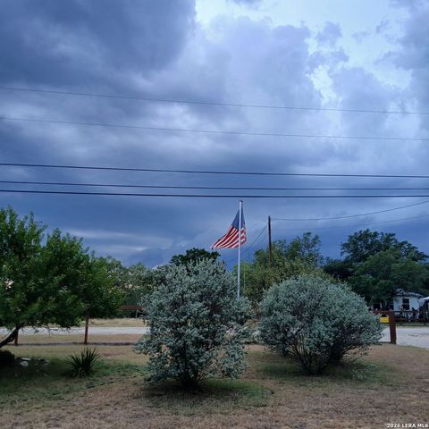 200 IROQUOIS TRL, Bandera, TX 78003