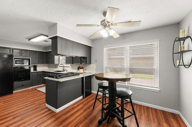 4704 Gulfway Drive, Baytown, TX 77521