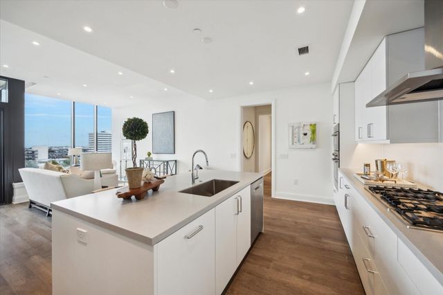 2323 W Main Street 603, Houston, TX 77098