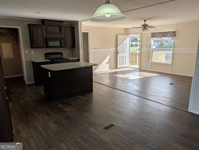 675 Fir, Jesup, GA 31545