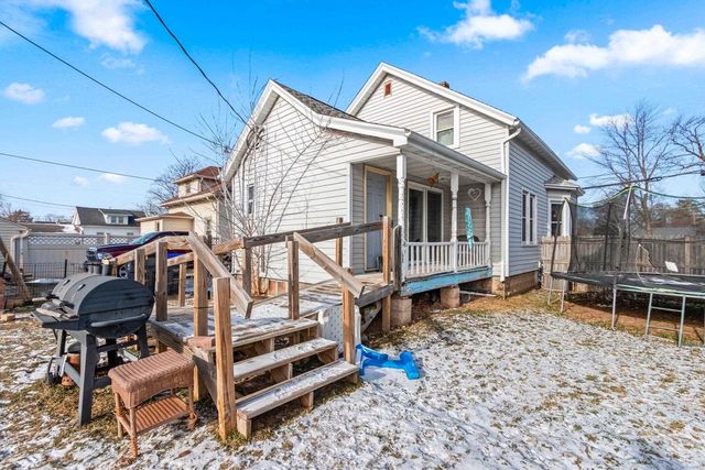 205 DIVISION STREET, Neenah, WI 54956