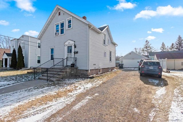 205 DIVISION STREET, Neenah, WI 54956