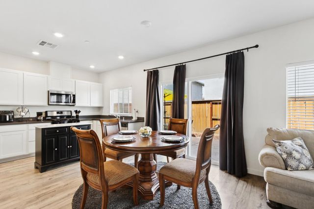 927 Franklin St, Lincoln, CA 95648