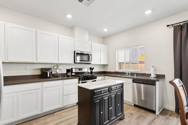 927 Franklin St, Lincoln, CA 95648