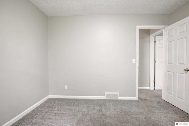 5065 Arcadia Avenue, Omaha, NE 68104
