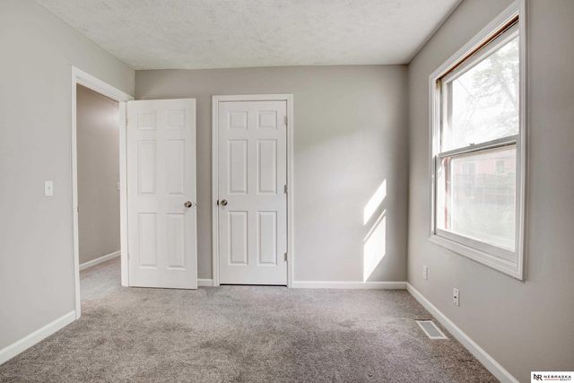 5065 Arcadia Avenue, Omaha, NE 68104