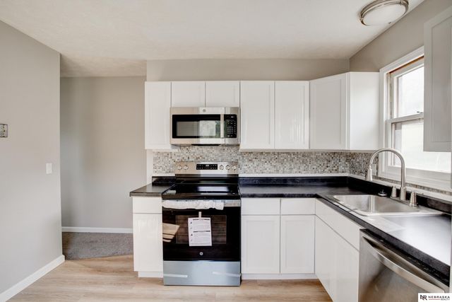 5065 Arcadia Avenue, Omaha, NE 68104