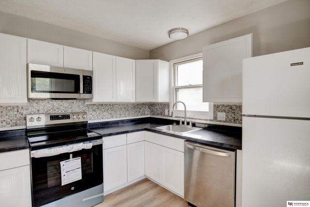 5065 Arcadia Avenue, Omaha, NE 68104