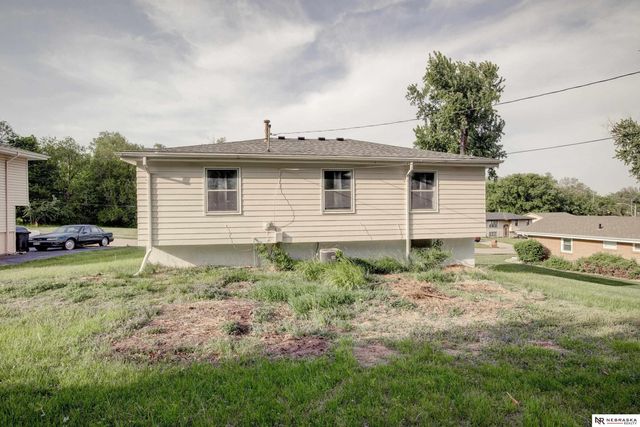 5065 Arcadia Avenue, Omaha, NE 68104