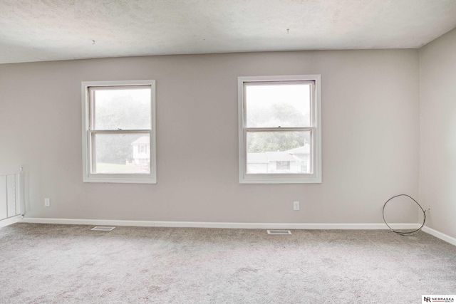 5065 Arcadia Avenue, Omaha, NE 68104