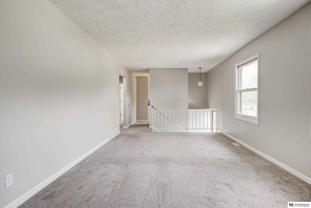 5065 Arcadia Avenue, Omaha, NE 68104