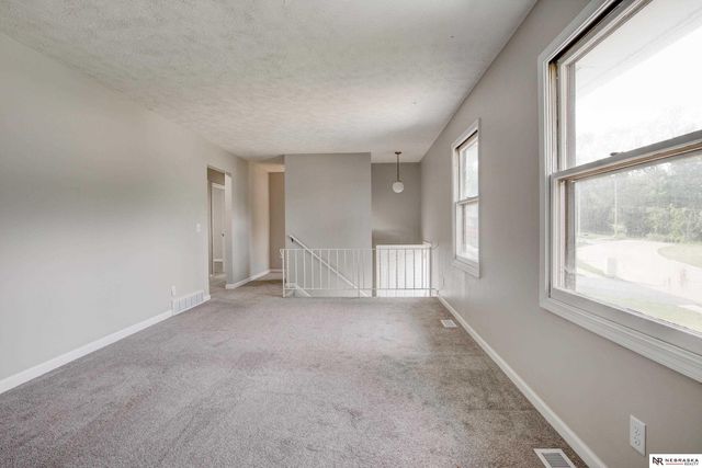 5065 Arcadia Avenue, Omaha, NE 68104
