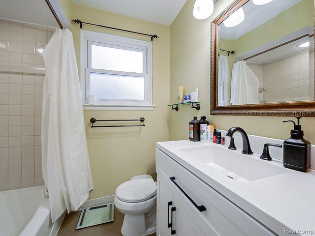525 Langfield Street, Northville, MI 48167