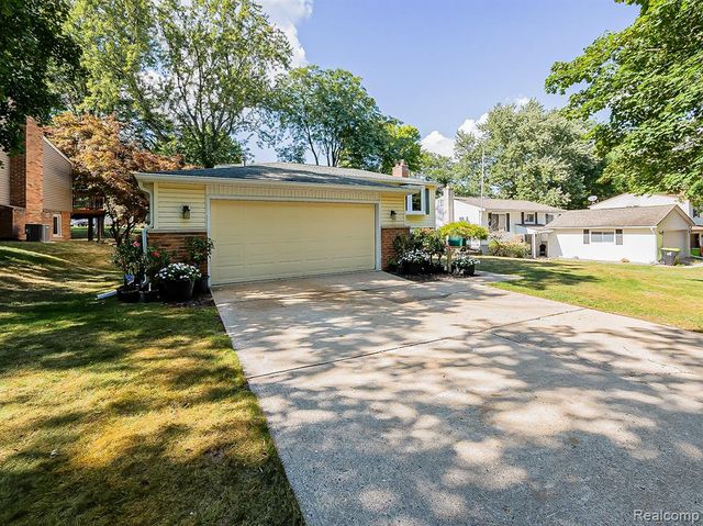525 Langfield Street, Northville, MI 48167