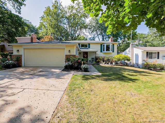 525 Langfield Street, Northville, MI 48167