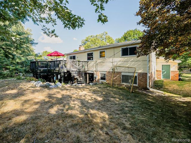525 Langfield Street, Northville, MI 48167