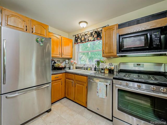 525 Langfield Street, Northville, MI 48167