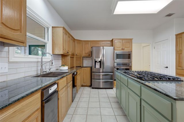 21604 Arrowhead PT, Lago Vista, TX 78645