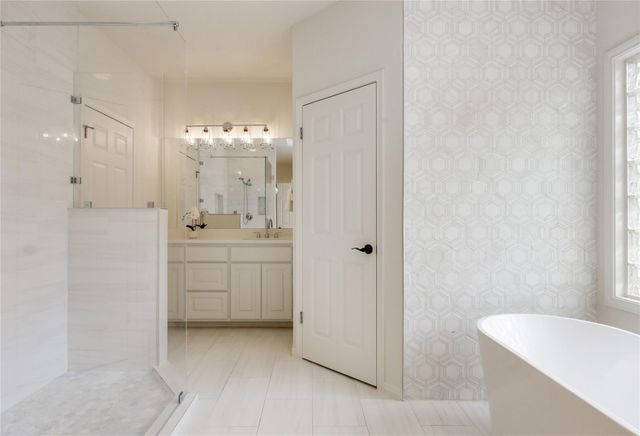21604 Arrowhead PT, Lago Vista, TX 78645