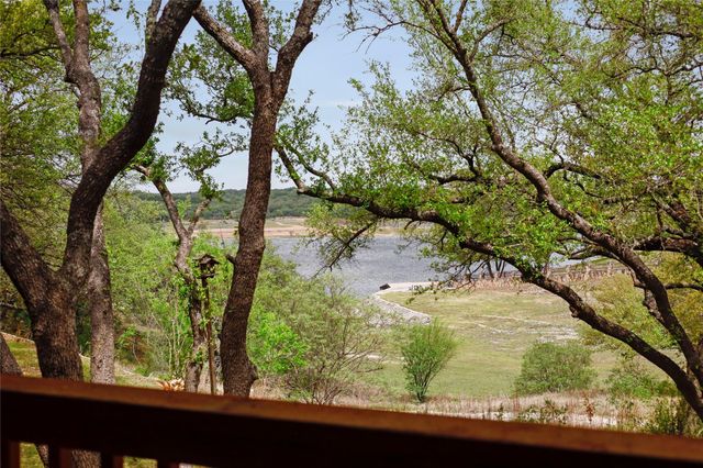 21604 Arrowhead PT, Lago Vista, TX 78645