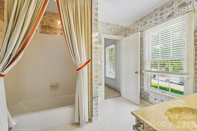 2231 Richardson Drive, Charlotte, NC 28211