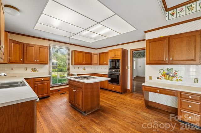 2231 Richardson Drive, Charlotte, NC 28211