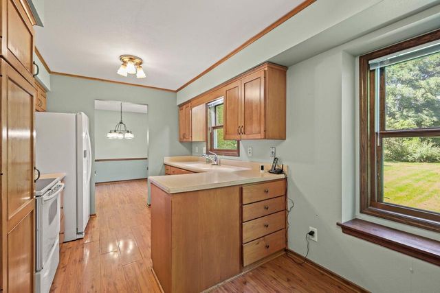7830 W Oakbrook Circle, Madison, WI 53717