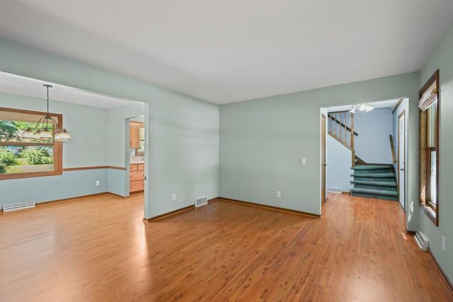 7830 W Oakbrook Circle, Madison, WI 53717