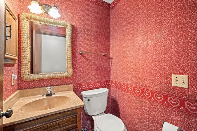 7830 W Oakbrook Circle, Madison, WI 53717