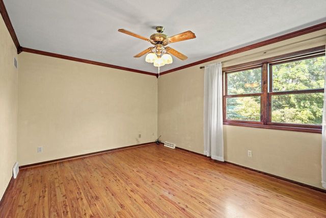 7830 W Oakbrook Circle, Madison, WI 53717