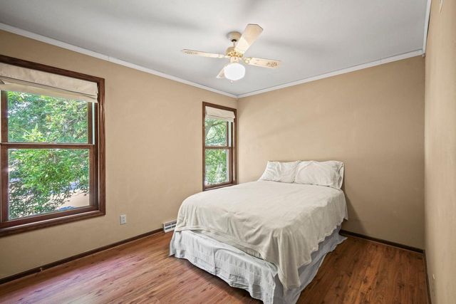7830 W Oakbrook Circle, Madison, WI 53717