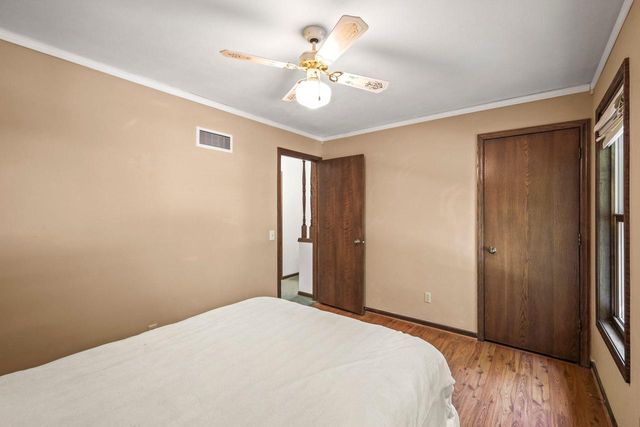 7830 W Oakbrook Circle, Madison, WI 53717